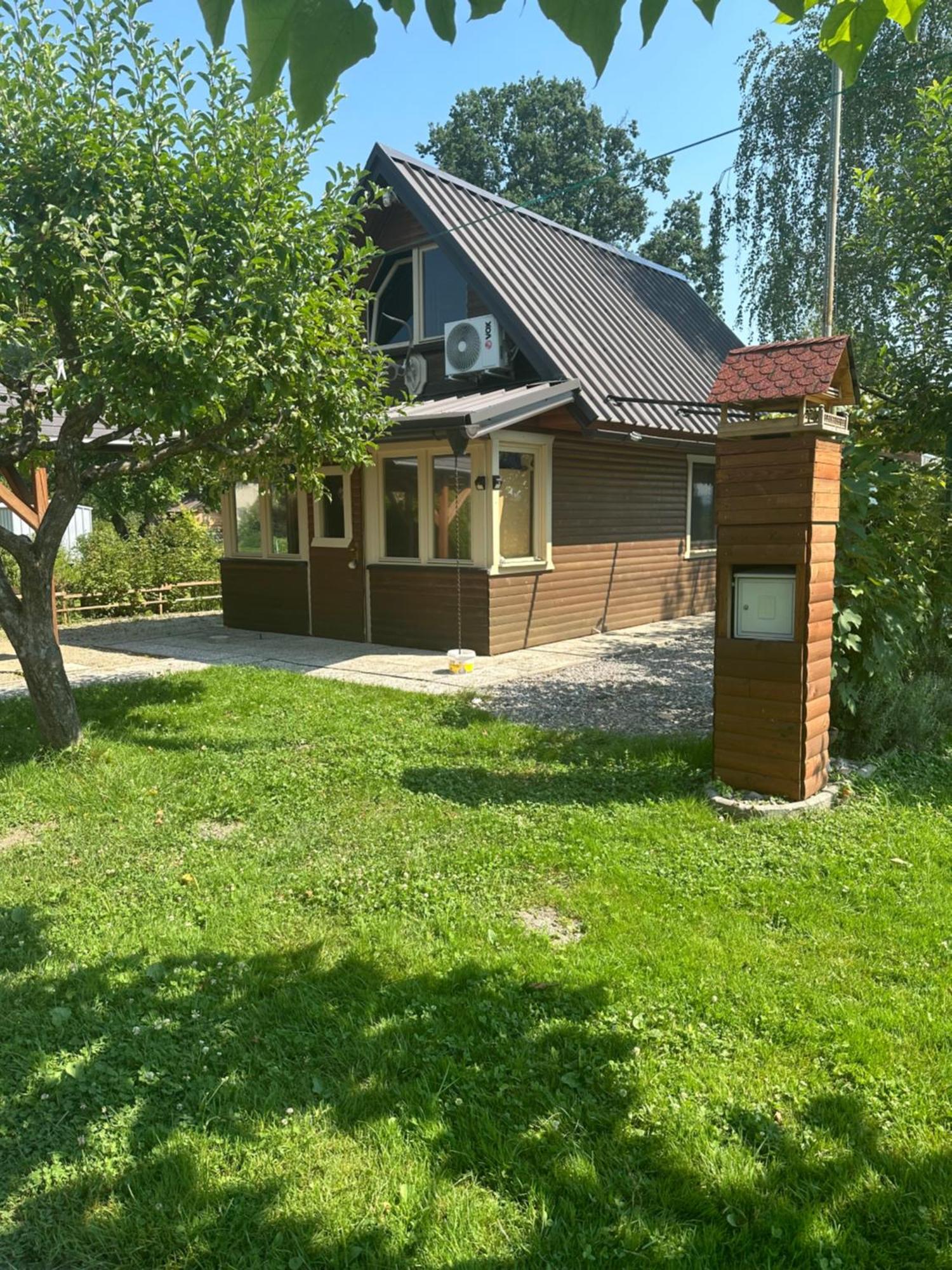 Mocvirski Tulipan Chalet Ljubljana